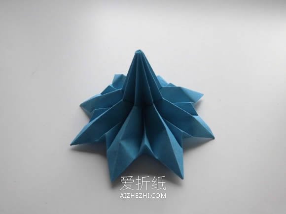 手工折纸华丽圣诞树怎么折的过程步骤- www.aizhezhi.com
