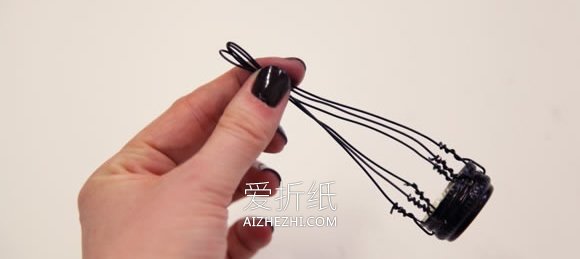 怎么用瓶盖和铁丝做迷你鸟笼挂饰的制作方法- www.aizhezhi.com