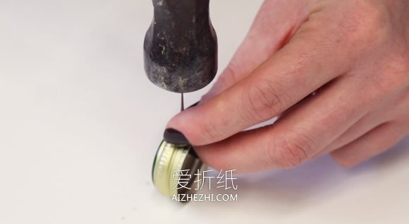 怎么用瓶盖和铁丝做迷你鸟笼挂饰的制作方法- www.aizhezhi.com