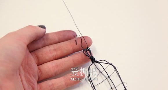 怎么用瓶盖和铁丝做迷你鸟笼挂饰的制作方法- www.aizhezhi.com