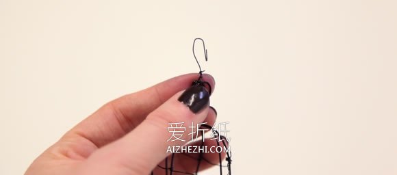 怎么用瓶盖和铁丝做迷你鸟笼挂饰的制作方法- www.aizhezhi.com