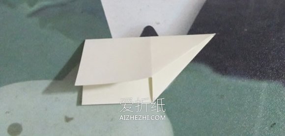 最简单圣诞花环怎么折的图解教程- www.aizhezhi.com