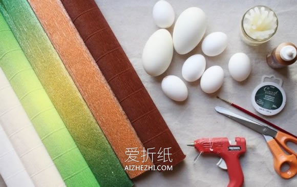 怎么用皱纹纸和蛋壳做橡子、松果挂饰的方法- www.aizhezhi.com
