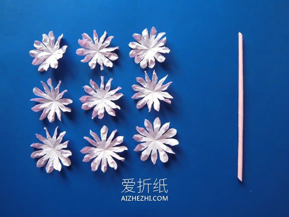 怎么用手揉纸折风信子的折法步骤图解- www.aizhezhi.com