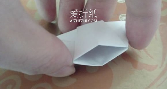 手工简单纸元宝怎么折叠的步骤图解- www.aizhezhi.com