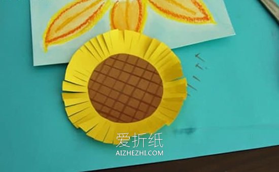 幼儿园怎么做向日葵贴画的制作方法- www.aizhezhi.com