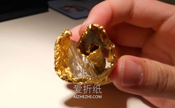 怎么做情人节锡箔纸玫瑰花的手工制作方法- www.aizhezhi.com