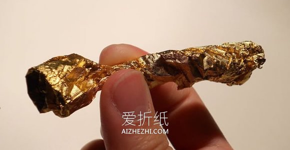 怎么做情人节锡箔纸玫瑰花的手工制作方法- www.aizhezhi.com