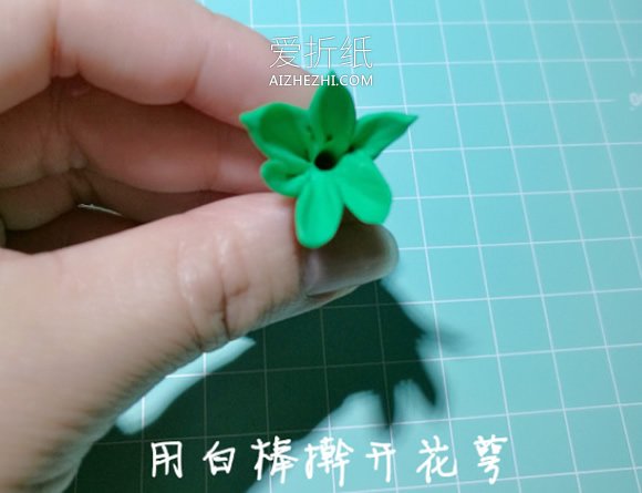 怎么做母亲节粘土康乃馨花的制作方法步骤- www.aizhezhi.com