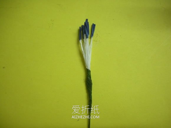 怎么做皱纹纸龙胆花的手工制作方法图解- www.aizhezhi.com
