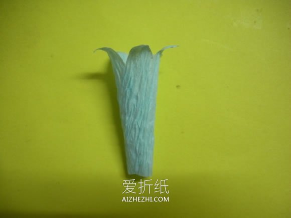 怎么做皱纹纸龙胆花的手工制作方法图解- www.aizhezhi.com