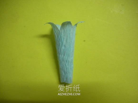 怎么做皱纹纸龙胆花的手工制作方法图解- www.aizhezhi.com