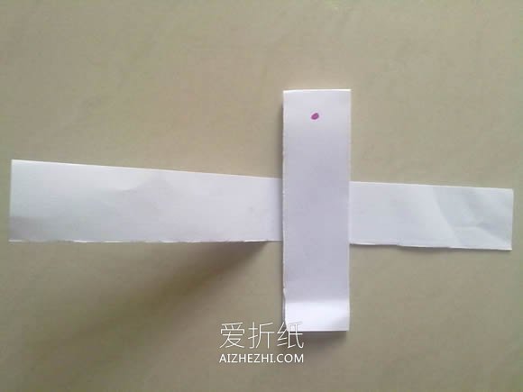 怎么用三张纸条折纸三叶小风车的折法图解- www.aizhezhi.com