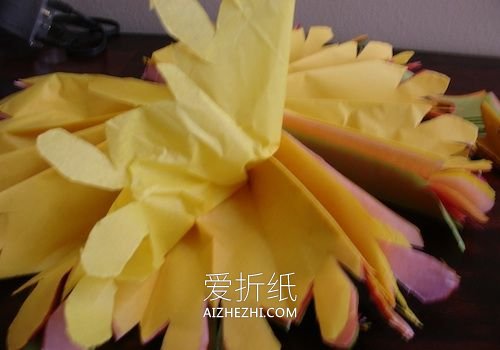 怎么用薄纸做漂亮纸花的手工制作方法步骤- www.aizhezhi.com