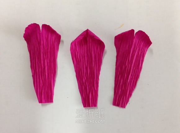 怎么做皱纹纸斜纹鸢尾花的手工制作方法- www.aizhezhi.com