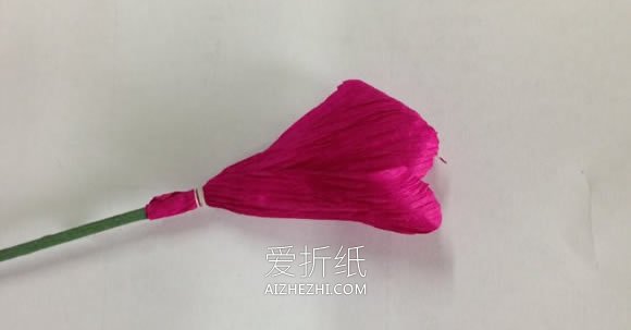 怎么做皱纹纸斜纹鸢尾花的手工制作方法- www.aizhezhi.com
