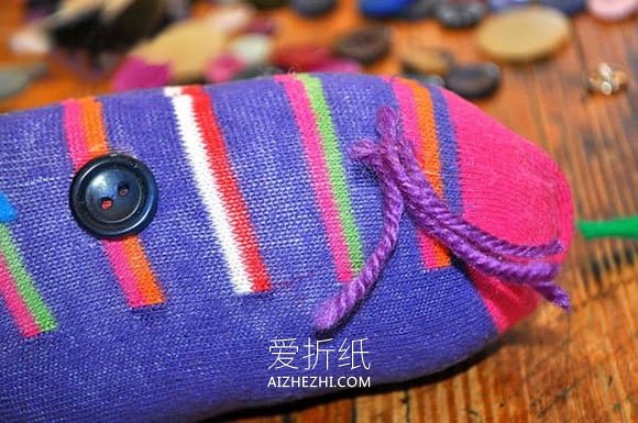怎么做袜子小马布偶玩具的手工制作方法- www.aizhezhi.com