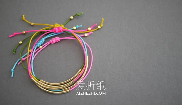 怎么做情人节礼物管珠手链的编法图解教程- www.aizhezhi.com