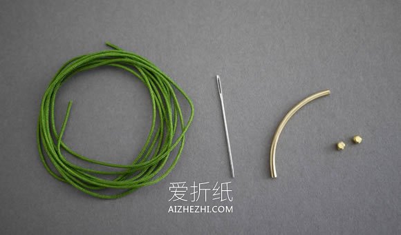 怎么做情人节礼物管珠手链的编法图解教程- www.aizhezhi.com