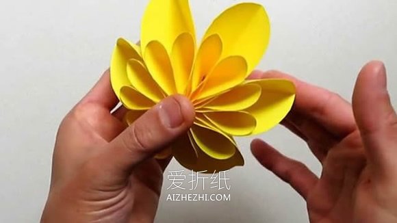 简单又漂亮纸花球怎么折的图解教程- www.aizhezhi.com
