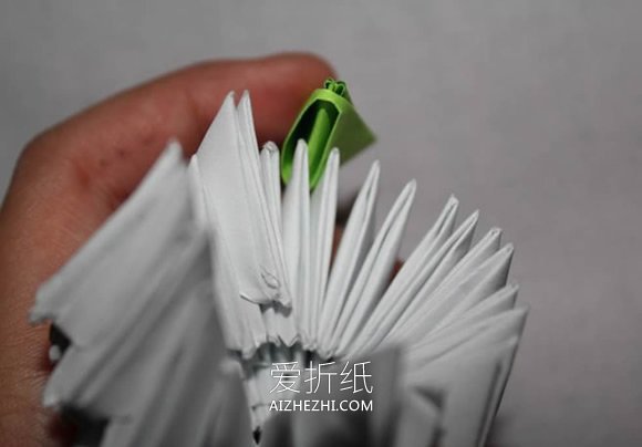 怎么做三角插孔雀的详细步骤图解教程- www.aizhezhi.com