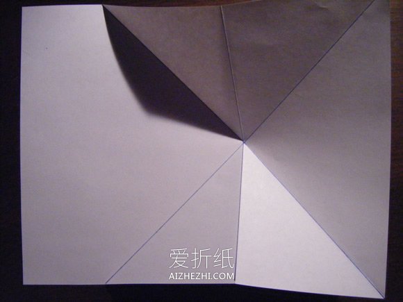 怎么折纸很酷双翼纸飞机的折法步骤图- www.aizhezhi.com