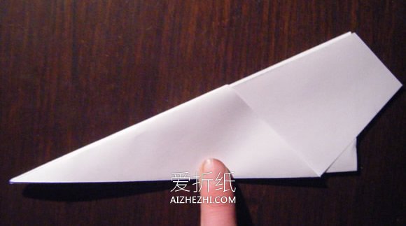 怎么折纸很酷双翼纸飞机的折法步骤图- www.aizhezhi.com