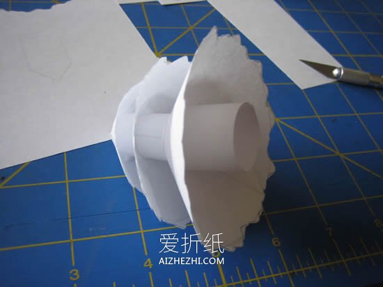 怎么简单做立体纸圣诞树的制作方法图解- www.aizhezhi.com