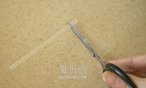 怎么做创意吸管花瓶的手工制作方法教程- www.aizhezhi.com