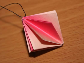 怎么简单折纸圣诞节装饰品的折法步骤图解