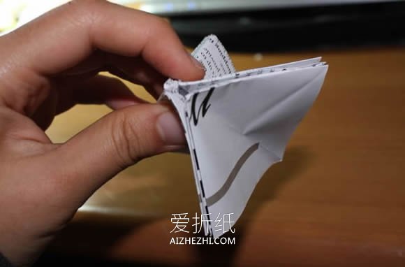 怎么简单折纸圣诞节装饰品的折法步骤图解- www.aizhezhi.com