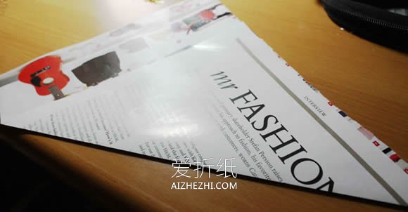 怎么简单折纸圣诞节装饰品的折法步骤图解- www.aizhezhi.com