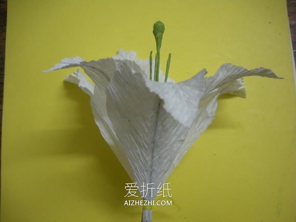 怎么做情人节/母亲节皱纹纸百合花的制作方法- www.aizhezhi.com