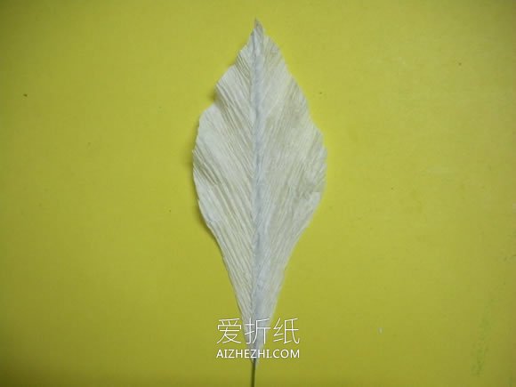 怎么做情人节/母亲节皱纹纸百合花的制作方法- www.aizhezhi.com