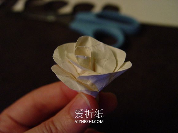 简单又逼真纸花怎么做的手工制作图解教程- www.aizhezhi.com