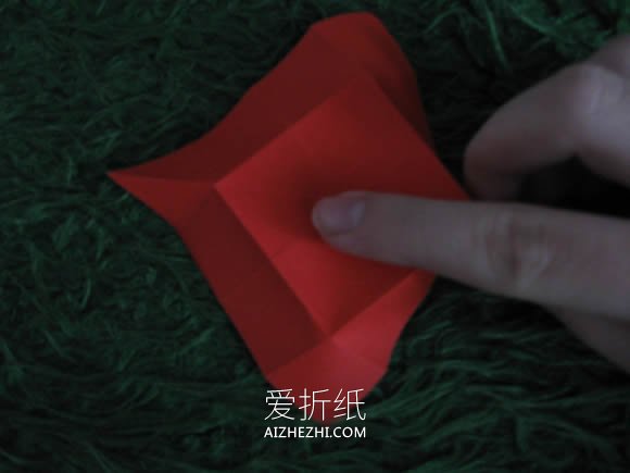 怎么折纸圣诞星礼物挂饰的折法详细步骤图解- www.aizhezhi.com