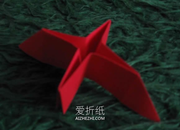 怎么折纸圣诞星礼物挂饰的折法详细步骤图解- www.aizhezhi.com