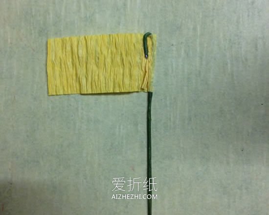 怎么用皱纹纸做三色堇花的简单手工制作教程- www.aizhezhi.com