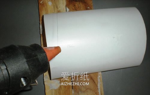 怎么用洗洁精瓶子做香皂盒的制作方法- www.aizhezhi.com