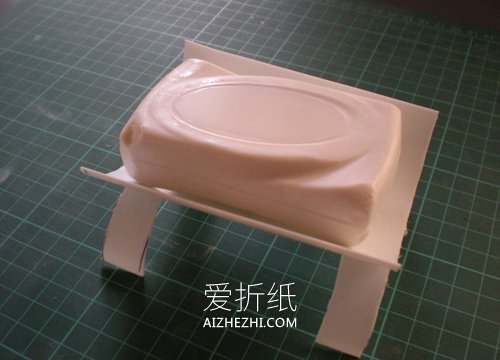 怎么用洗洁精瓶子做香皂盒的制作方法- www.aizhezhi.com