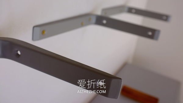 怎么用树脂改造裂开木板 制作夜光搁板置物架- www.aizhezhi.com