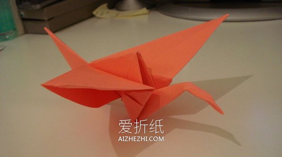 怎么折纸可以扇动翅膀纸鹤的折法步骤图解- www.aizhezhi.com