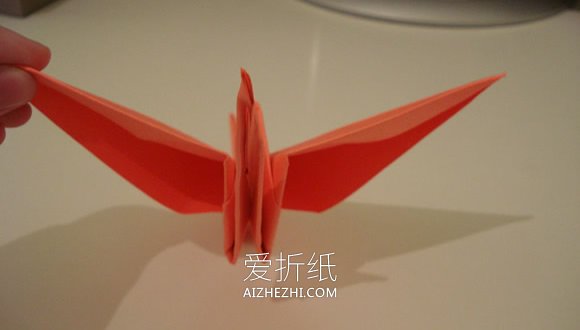 怎么折纸可以扇动翅膀纸鹤的折法步骤图解- www.aizhezhi.com