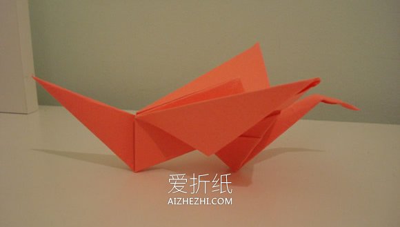 怎么折纸可以扇动翅膀纸鹤的折法步骤图解- www.aizhezhi.com