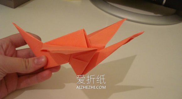 怎么折纸可以扇动翅膀纸鹤的折法步骤图解- www.aizhezhi.com