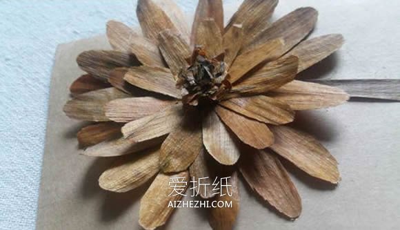 怎么用落叶做花朵的简单手工制作教程- www.aizhezhi.com