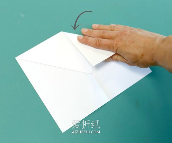 怎么折纸最快纸飞机的详细折法步骤图解- www.aizhezhi.com