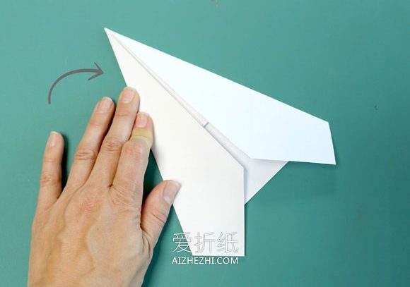 怎么折纸最快纸飞机的详细折法步骤图解- www.aizhezhi.com