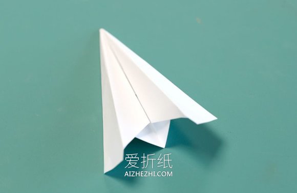 怎么折纸最快纸飞机的详细折法步骤图解- www.aizhezhi.com