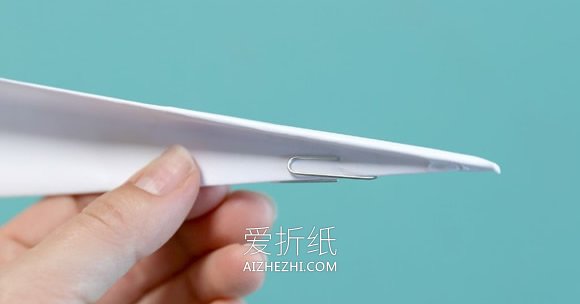 怎么折纸最快纸飞机的详细折法步骤图解- www.aizhezhi.com